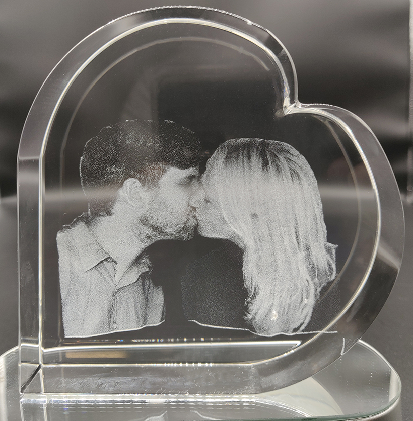 couple kissing photo engraved inside a crystal